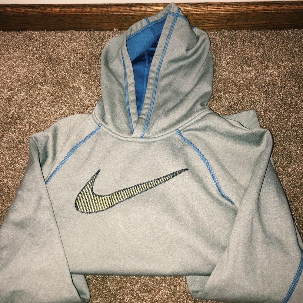 NIKE 🌐 pocket hoodie
